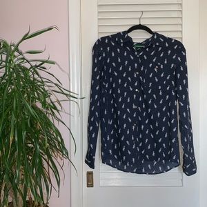 EUC navy & white seahorse print button-down
